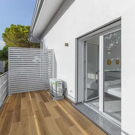 With Pool In 54751 Apartment Bibione