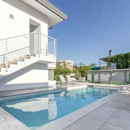 Апартаменты With Pool In 54751